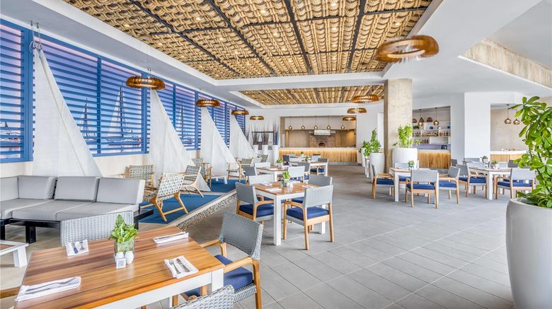<b>Melia Cohiba Hotel Restaurant</b>. Images powered by <a href="https://iceportal.shijigroup.com/" title="IcePortal" target="_blank">IcePortal</a>.