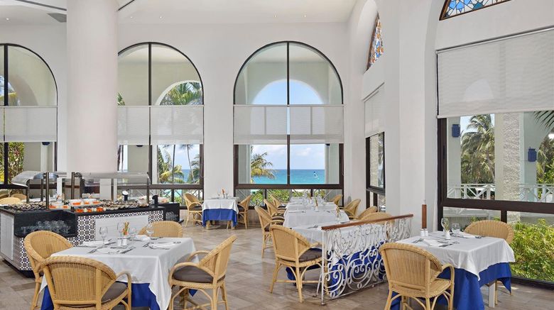 <b>Melia Las Americas Restaurant</b>. Images powered by <a href="https://iceportal.shijigroup.com/" title="IcePortal" target="_blank">IcePortal</a>.