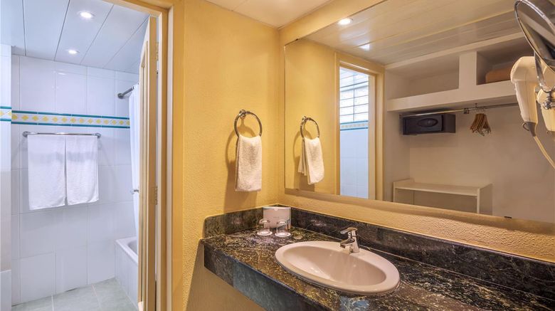 <b>Melia Las Antillas Room</b>. Images powered by <a href="https://iceportal.shijigroup.com/" title="IcePortal" target="_blank">IcePortal</a>.
