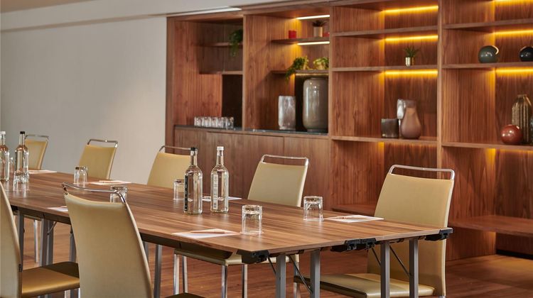 Melia White House Hotel Meeting