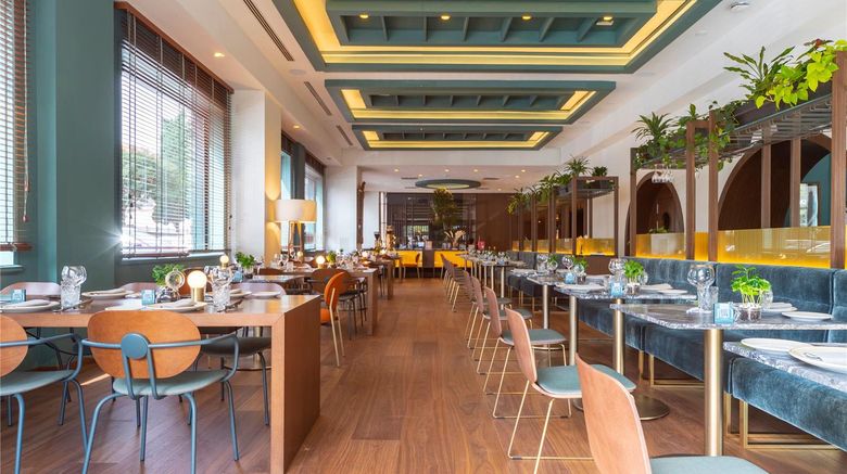<b>Melia Milano Restaurant</b>. Images powered by <a href="https://iceportal.shijigroup.com/" title="IcePortal" target="_blank">IcePortal</a>.