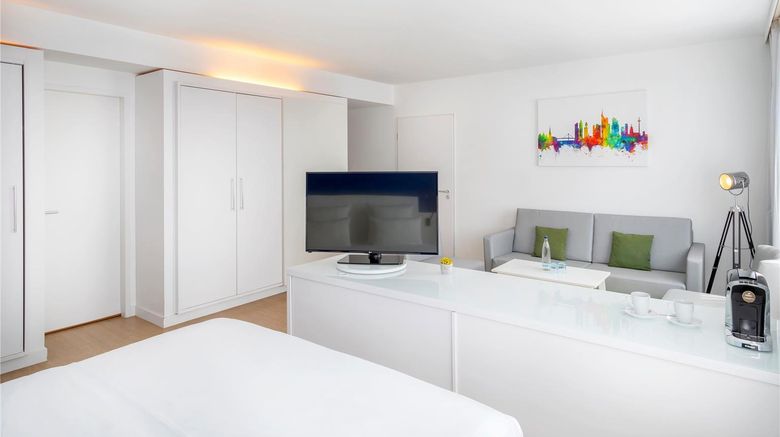 <b>Hotel Frankfurt Messe managed by Melia Room</b>. Images powered by <a href="https://iceportal.shijigroup.com/" title="IcePortal" target="_blank">IcePortal</a>.