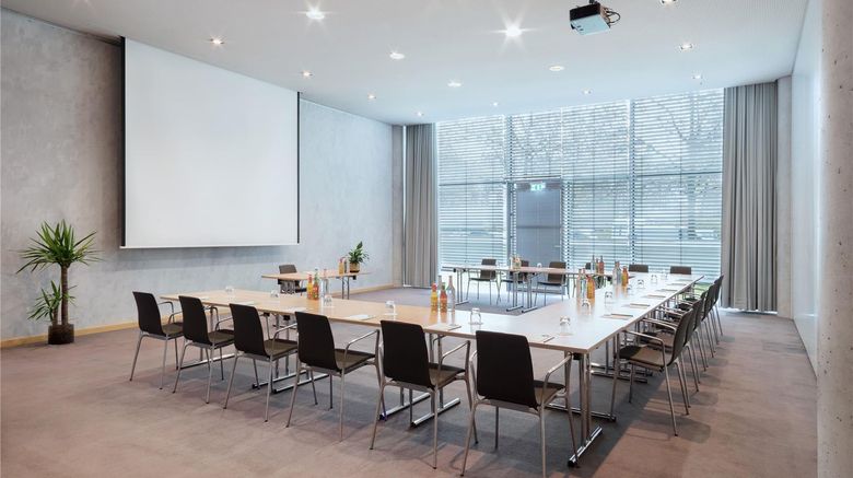 <b>INNSIDE Munich Parkstadt Schwabing Meeting</b>. Images powered by <a href="https://iceportal.shijigroup.com/" title="IcePortal" target="_blank">IcePortal</a>.