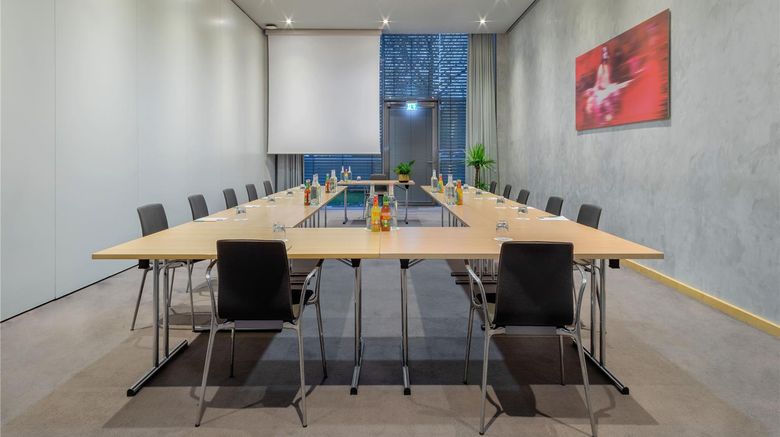 <b>INNSIDE Munich Parkstadt Schwabing Meeting</b>. Images powered by <a href="https://iceportal.shijigroup.com/" title="IcePortal" target="_blank">IcePortal</a>.