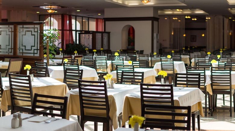 <b>Melia Grand Hermitage Restaurant</b>. Images powered by <a href="https://iceportal.shijigroup.com/" title="IcePortal" target="_blank">IcePortal</a>.