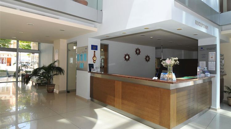 Sol Marina Palace Lobby