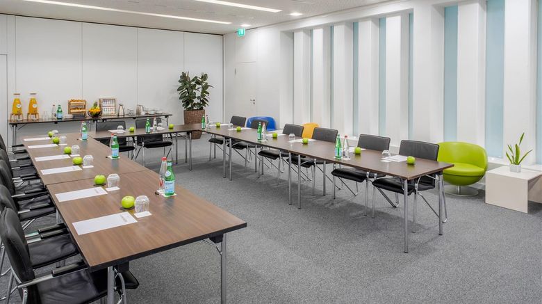 <b>Melia Luxembourg Hotel Meeting</b>. Images powered by <a href="https://iceportal.shijigroup.com/" title="IcePortal" target="_blank">IcePortal</a>.