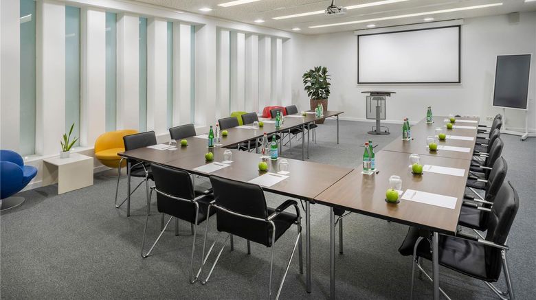 <b>Melia Luxembourg Hotel Meeting</b>. Images powered by <a href="https://iceportal.shijigroup.com/" title="IcePortal" target="_blank">IcePortal</a>.