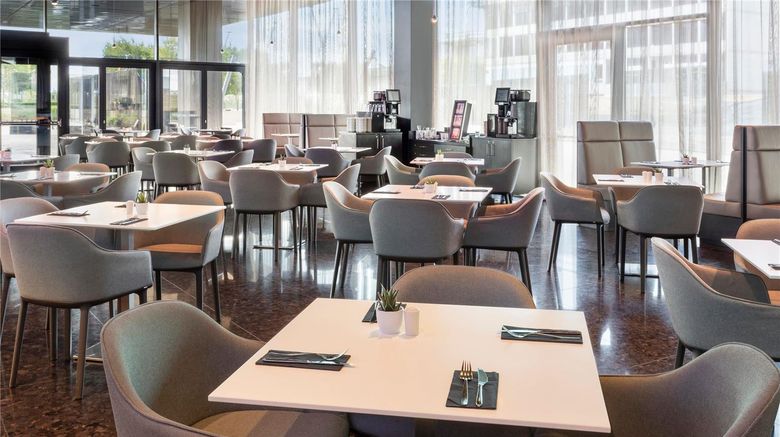 <b>Melia Vienna Restaurant</b>. Images powered by <a href="https://iceportal.shijigroup.com/" title="IcePortal" target="_blank">IcePortal</a>.