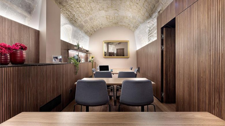<b>Maison Colbert Melia Collection Meeting</b>. Images powered by <a href="https://iceportal.shijigroup.com/" title="IcePortal" target="_blank">IcePortal</a>.