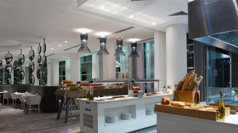 <b>Citadines La Defense Paris Restaurant</b>. Images powered by <a href="https://iceportal.shijigroup.com/" title="IcePortal" target="_blank">IcePortal</a>.