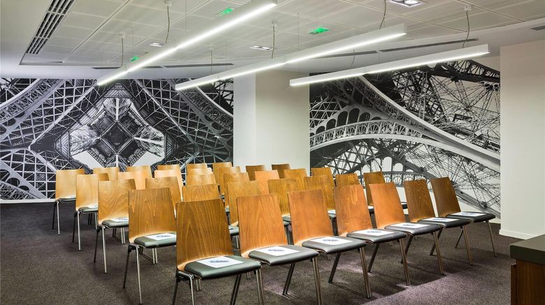 <b>Citadines La Defense Paris Meeting</b>. Images powered by <a href="https://iceportal.shijigroup.com/" title="IcePortal" target="_blank">IcePortal</a>.