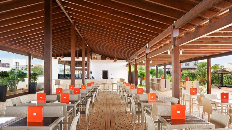 <b>Melia Dunas Beach Resort & Spa Restaurant</b>. Images powered by <a href="https://iceportal.shijigroup.com/" title="IcePortal" target="_blank">IcePortal</a>.