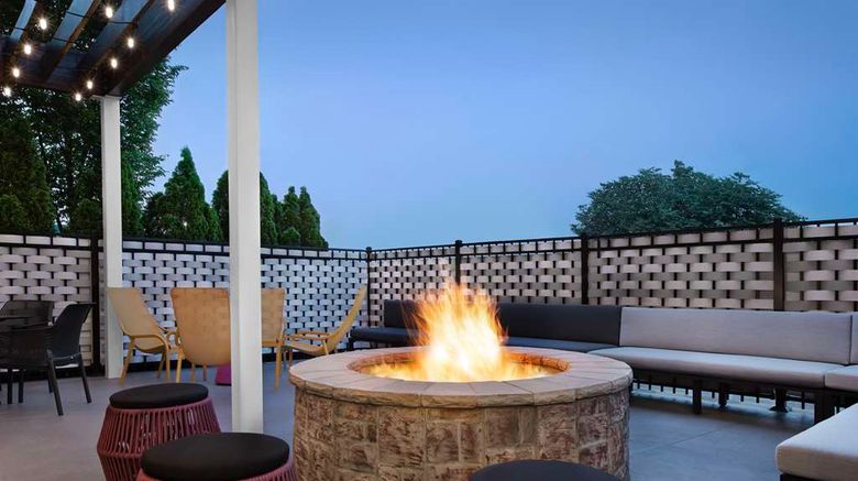 <b>Home2 Suites by Hilton Clarksville Exterior</b>. Images powered by <a href="https://iceportal.shijigroup.com/" title="IcePortal" target="_blank">IcePortal</a>.