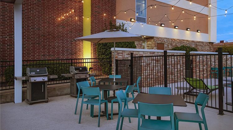 Home2 Suites College Station Exterior