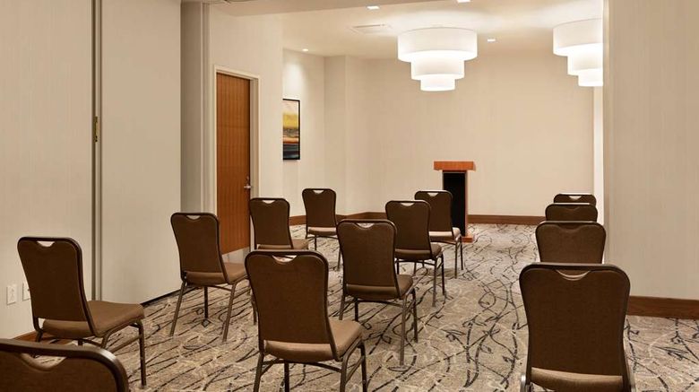 <b>Hilton Garden Inn Long Island City Meeting</b>. Images powered by <a href="https://iceportal.shijigroup.com/" title="IcePortal" target="_blank">IcePortal</a>.