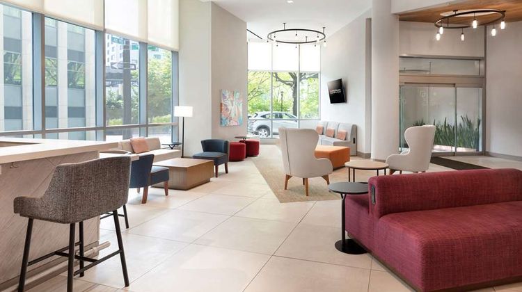 Hilton Garden Inn Long Island City Lobby
