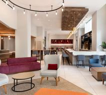 Hilton Garden Inn Long Island City Lobby