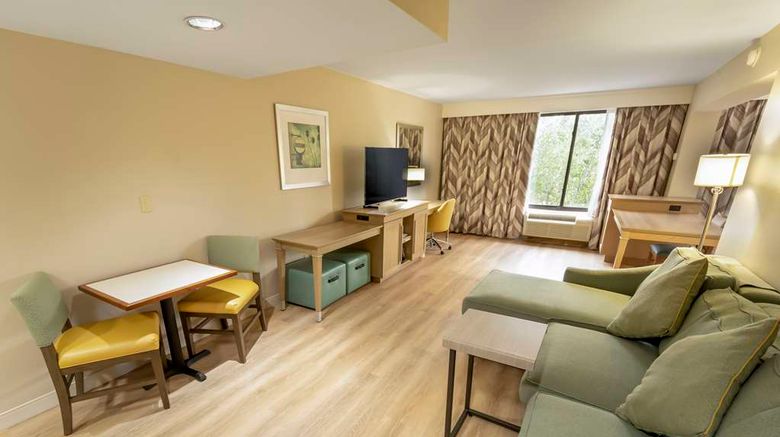 <b>Hampton Inn Jacksonville South/I-95 Room</b>. Images powered by <a href="https://iceportal.shijigroup.com/" title="IcePortal" target="_blank">IcePortal</a>.