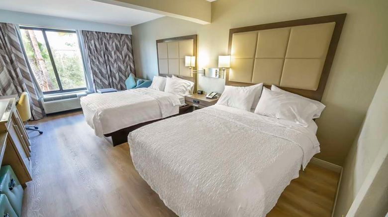 <b>Hampton Inn Jacksonville South/I-95 Room</b>. Images powered by <a href="https://iceportal.shijigroup.com/" title="IcePortal" target="_blank">IcePortal</a>.