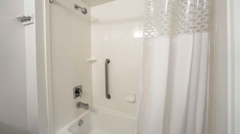 <b>Hampton Inn Jacksonville South/I-95 Room</b>. Images powered by <a href="https://iceportal.shijigroup.com/" title="IcePortal" target="_blank">IcePortal</a>.