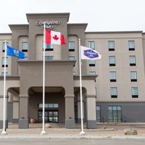 Hampton Inn by Hilton Lloydmininster