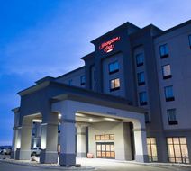 Hampton Inn by Hilton Lloydmininster Exterior