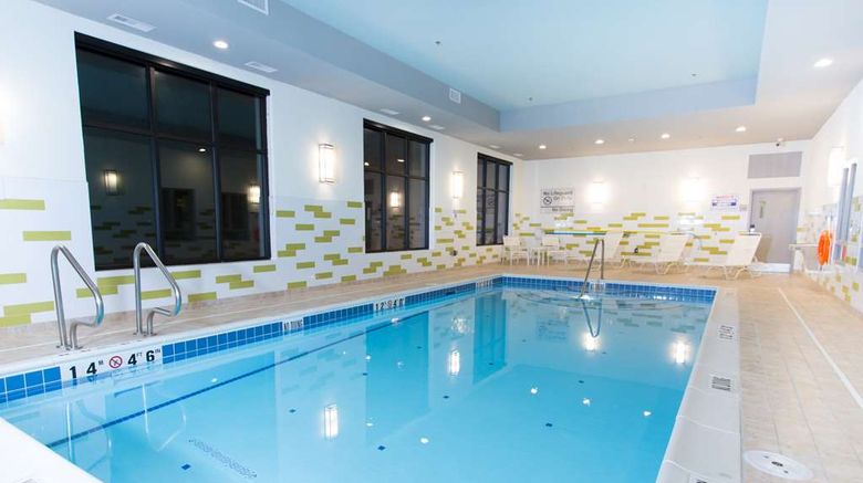 <b>Hampton Inn by Hilton Lloydmininster Pool</b>. Images powered by <a href="https://iceportal.shijigroup.com/" title="IcePortal" target="_blank">IcePortal</a>.