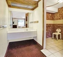 Travelodge Sellersburg Room