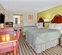 Travelodge Sellersburg Room