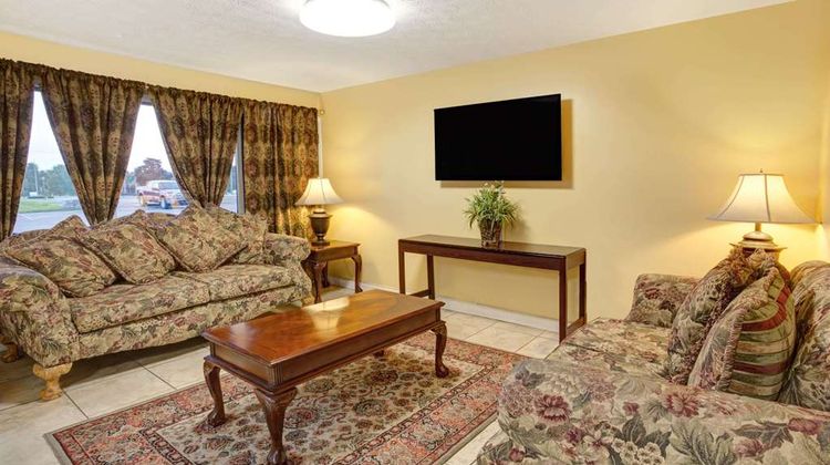 Travelodge Sellersburg Lobby