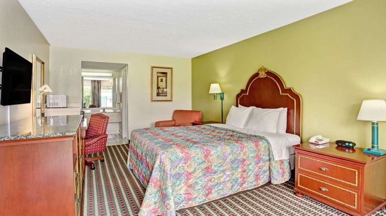 <b>Travelodge Sellersburg Room</b>. Images powered by <a href="https://iceportal.shijigroup.com/" title="IcePortal" target="_blank">IcePortal</a>.