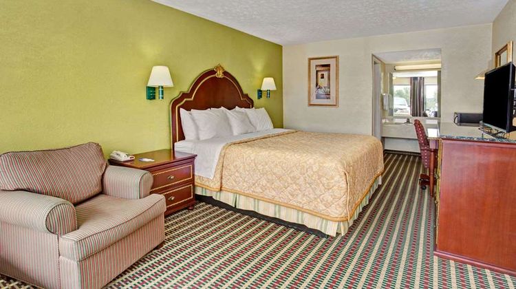 Travelodge Sellersburg Room
