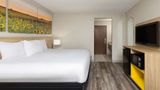 Days Inn & Suites Kansas City South Room