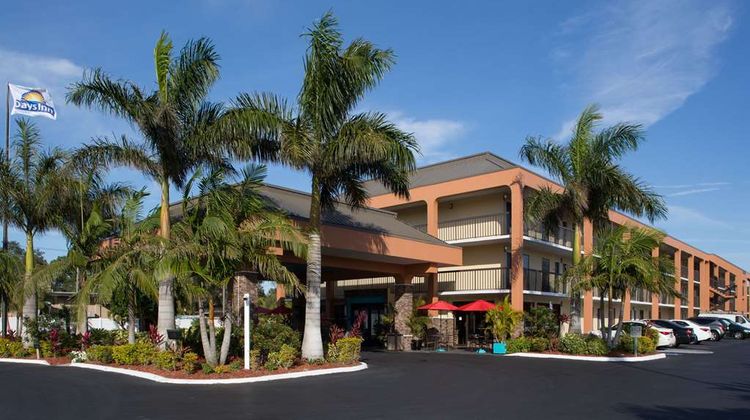 Days Inn Sarasota Exterior