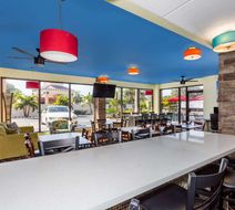 Days Inn Sarasota Lobby