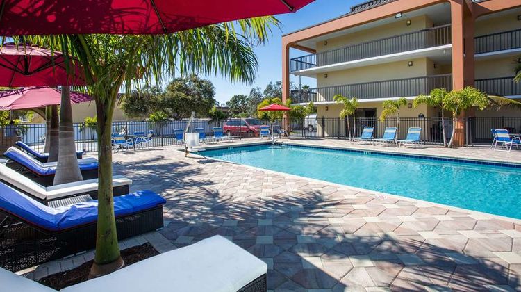Days Inn Sarasota Pool