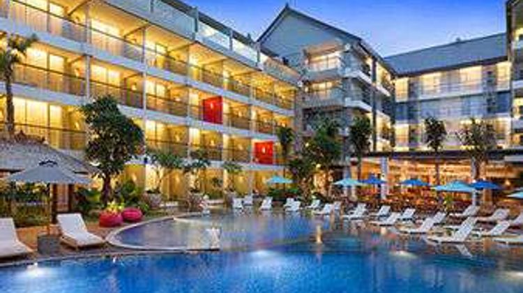 Ramada Encore Bali Seminyak Pool