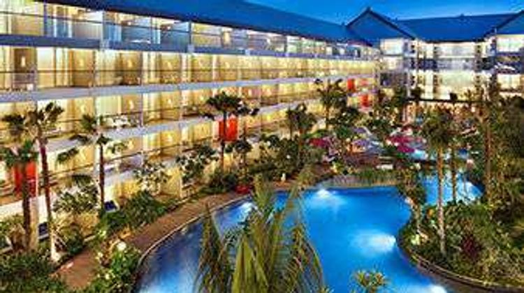 Ramada Encore Bali Seminyak Pool