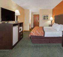 Baymont Inn & Suites Midland Room