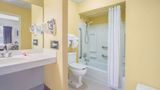 Baymont Inn & Suites Warrenton Room