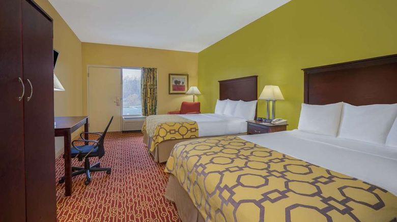 <b>Baymont Inn & Suites Warrenton Room</b>. Images powered by <a href="https://iceportal.shijigroup.com/" title="IcePortal" target="_blank">IcePortal</a>.
