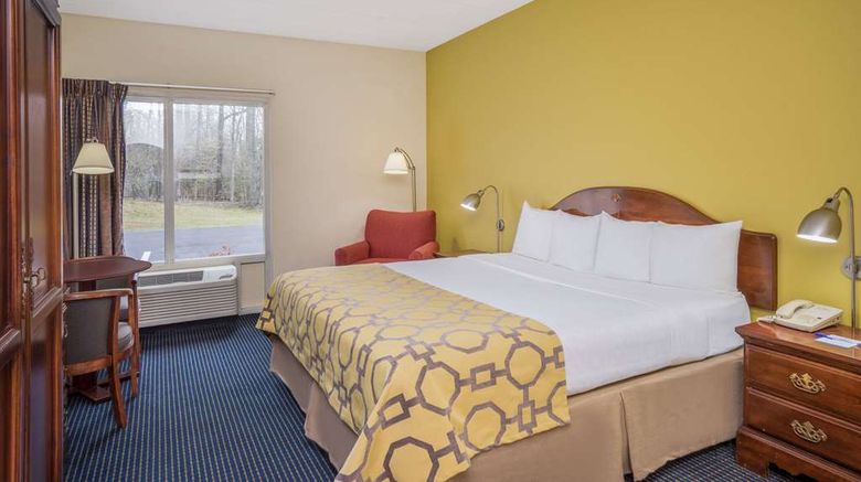 <b>Baymont Inn & Suites Warrenton Room</b>. Images powered by <a href="https://iceportal.shijigroup.com/" title="IcePortal" target="_blank">IcePortal</a>.