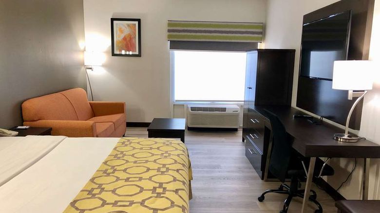 <b>Baymont Inn & Suites Warrenton Suite</b>. Images powered by <a href="https://iceportal.shijigroup.com/" title="IcePortal" target="_blank">IcePortal</a>.