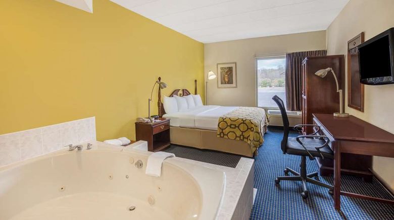 <b>Baymont Inn & Suites Warrenton Suite</b>. Images powered by <a href="https://iceportal.shijigroup.com/" title="IcePortal" target="_blank">IcePortal</a>.