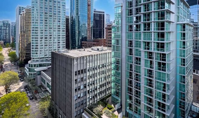 Coast Coal Harbour Hotel Exterior