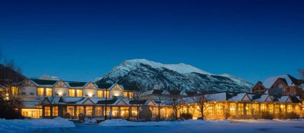 Coast Canmore Hotel Exterior