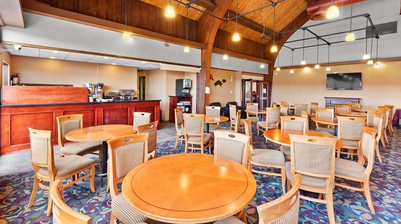 <b>Coast Fraser Inn Restaurant</b>. Images powered by <a href="https://iceportal.shijigroup.com/" title="IcePortal" target="_blank">IcePortal</a>.