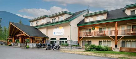 Coast Hillcrest Hotel Exterior