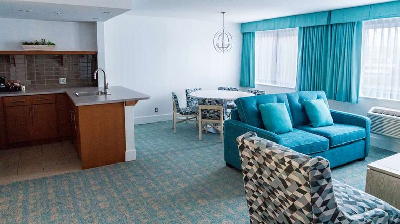 <b>Coast Hotel & Convention Center Langley Suite</b>. Images powered by <a href="https://iceportal.shijigroup.com/" title="IcePortal" target="_blank">IcePortal</a>.